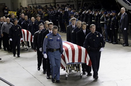 4 slain Wash. officers honored at memorial