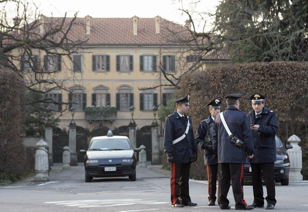 Hospitalized Berlusconi has trouble eating