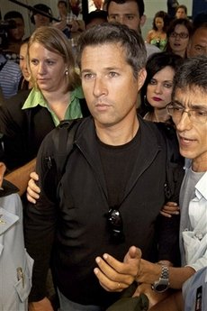 Brazil's top court halts boy's return to US dad