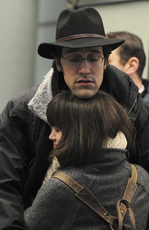 2,000 trapped as Eurostar trains break down