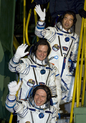 Astronauts blast off for Christmas space mission
