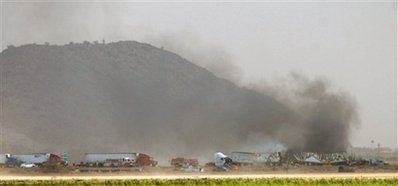 3 dead as dust storm, snow blast Arizona