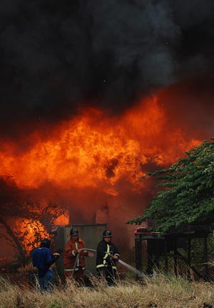Fire destroys 1,000 houses in Metro Manila