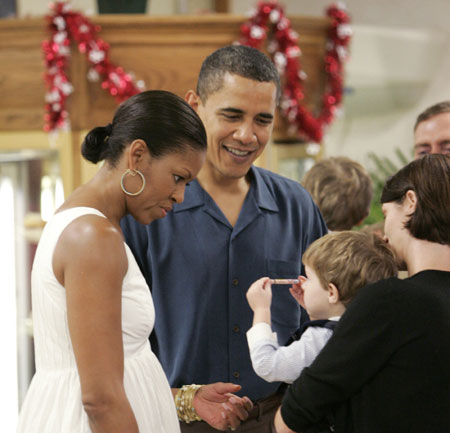 Obama say hello to US Marines on vacation in Hawaii