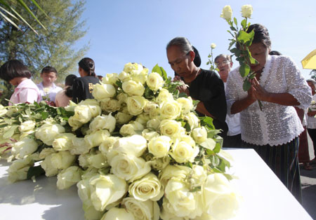 Indonesia commemorates tsunami