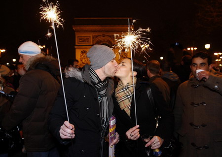French police nab 398 over New Year's revelry