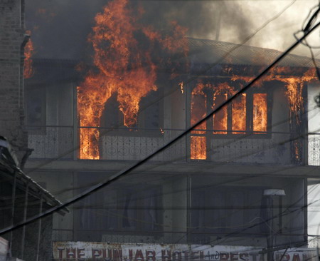 2 attackers killed as Kashmir gunbattle ends