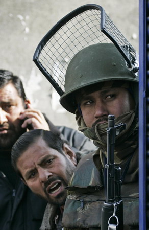 2 attackers killed as Kashmir gunbattle ends