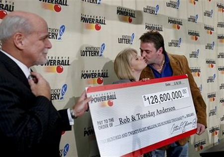 Couple wins $128M jackpot due to clerk's mistake
