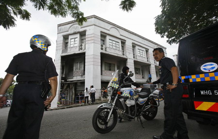 More churches attacked in Malaysian Allah feud