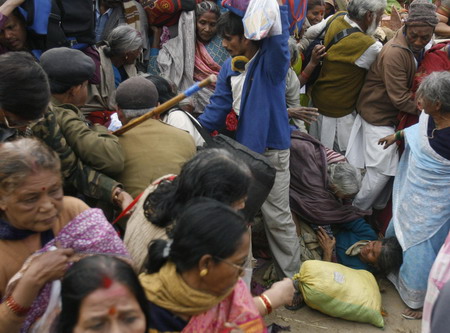 Stampede kills 7 India Hindu pilgrims