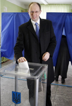 Ukraine PM Tymoshenko faces old rival in runoff