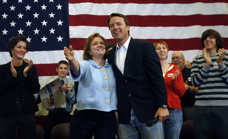 Ex-US Sen. Edwards admits the child is his