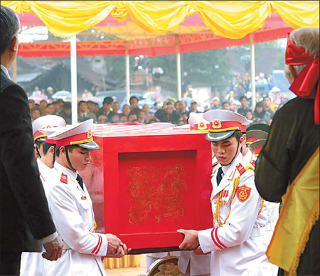 Mummified corpse of ancient Vietnam king reburied