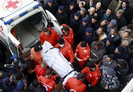 Pilot in Beirut crash made 'fast and strange turn'