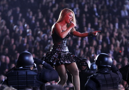 Beyonce dominates Grammy with six statuettes