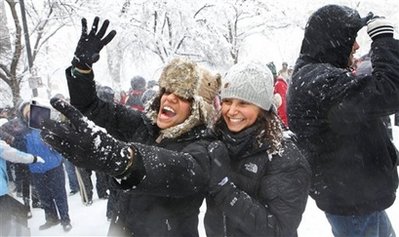 'Snowmageddon' blankets Mid-Atlantic in heavy snow