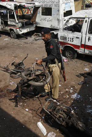 Death toll from Karachi blasts reaches 33: minister