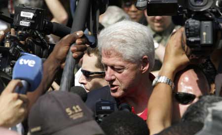 Bill Clinton under heart operation, in good spirit