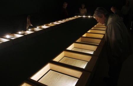 Einstein's relativity manuscript debuts in Israel