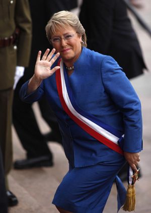Chile swears in new president amid strong quakes