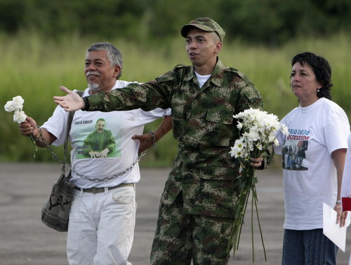 Colombia rebels free hostage after 12 years