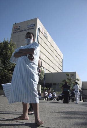 Strong quake kills 2 in Mexico, rattles US