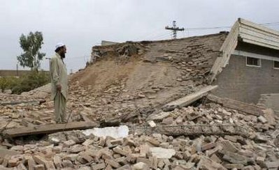 200,000 civilians flee Pakistan military offensive