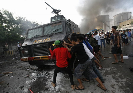 Tomb protest turns deadly in Indonesia's Jakarta