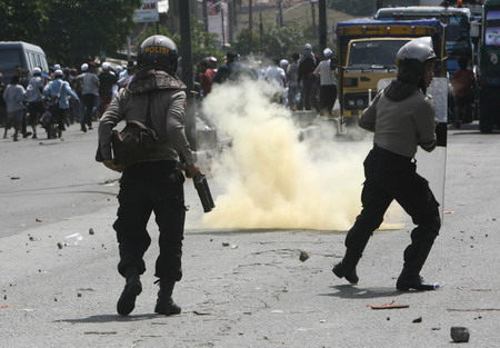 Tomb protest turns deadly in Indonesia's Jakarta