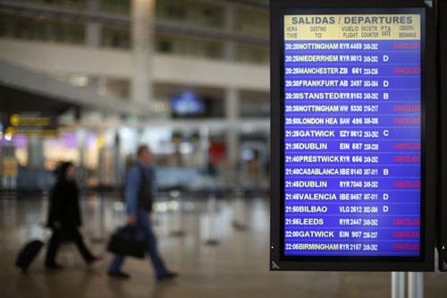 Iceland's volcanic ash halts flights across Europe