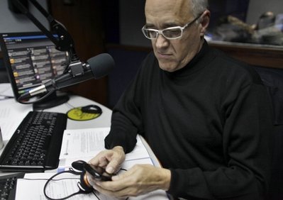 Chavez takes to Twitter to fight critics online