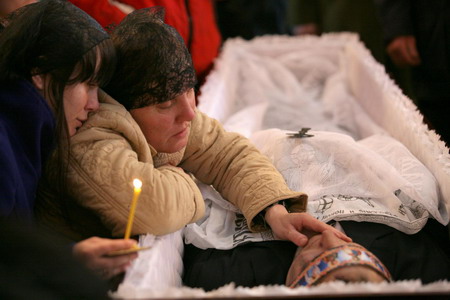 60 dead in Russian mine blast, 30 missing