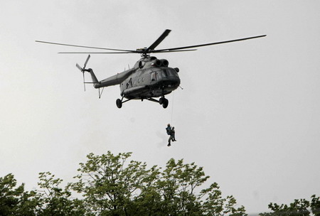 Polish floods threaten Warsaw; 7 killed