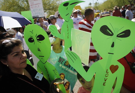 Arizona's immigration law sparks big rallies