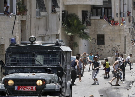 Israeli forces attack aid flotilla, 16 dead