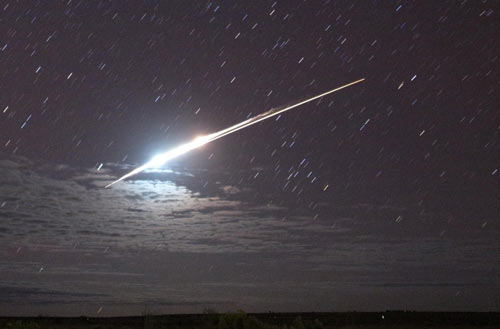 Japanese probe returns with unique asteroid dust