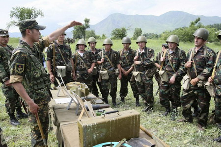 UN says 400,000 uprooted in Kyrgyzstan