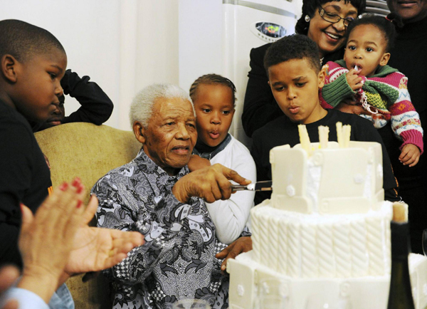 South Africans mark Mandela's birthday