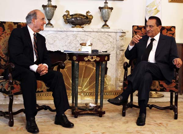 Egyptian president meets Mideast parties to promote peace process