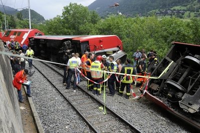 1 dead, 42 injured as Swiss tourist train derails