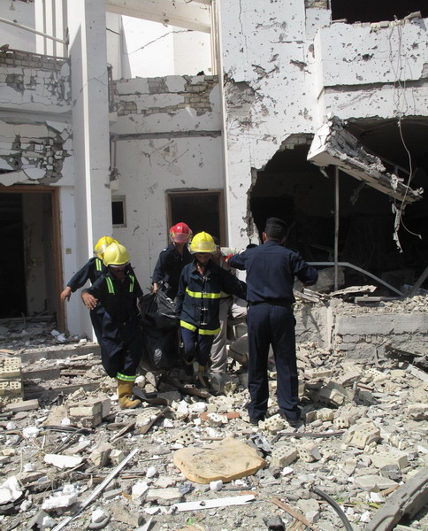 Twin car bombs kill 25 in Iraqi city of Karbala