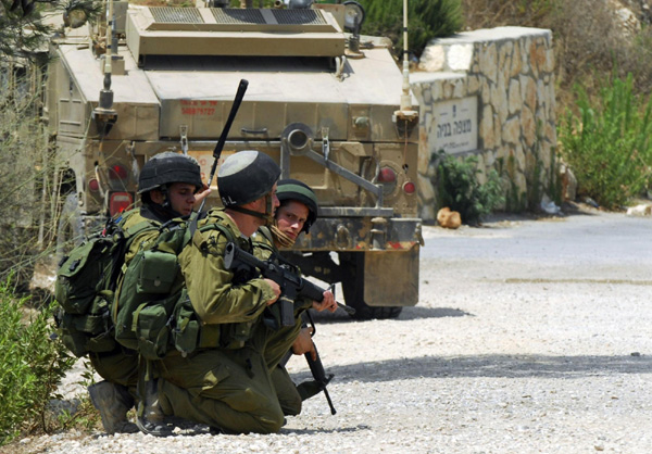 Israeli, Lebanese soldiers exchange fire on border
