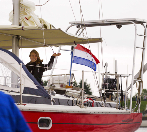 14-year-old Dutch sailor girl heads out to sea
