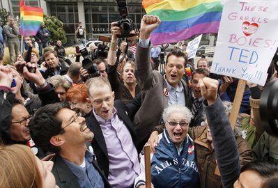 Judge overturns Calif. gay marriage ban