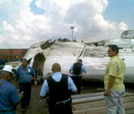 14 dead, 33 injured in Venezuela plane crash