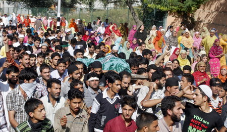 Police issue shoot-on-sight orders in Kashmir