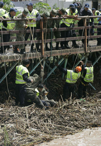 12 killed in fresh landslide in southeast Mexico