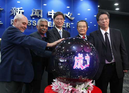 Beijing gives foreign press a new page