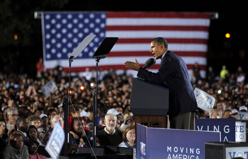 Obama targets key groups in election's homestretch